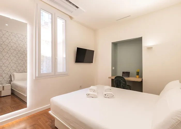 Hostly-barberini Luxury By Trevi *